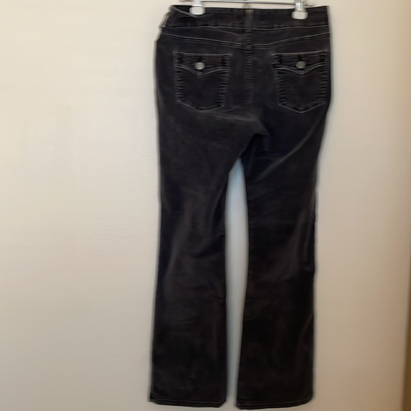 Levi’s 526 Corduroy Slender Boot Cut Pants - Picture 2 of 6